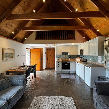 Tigh Phadraig At Marys Thatched Cottages Elgol ภายนอก รูปภาพ