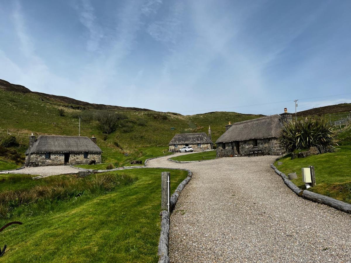 Tigh Phadraig At Marys Thatched Cottages Elgol ภายนอก รูปภาพ