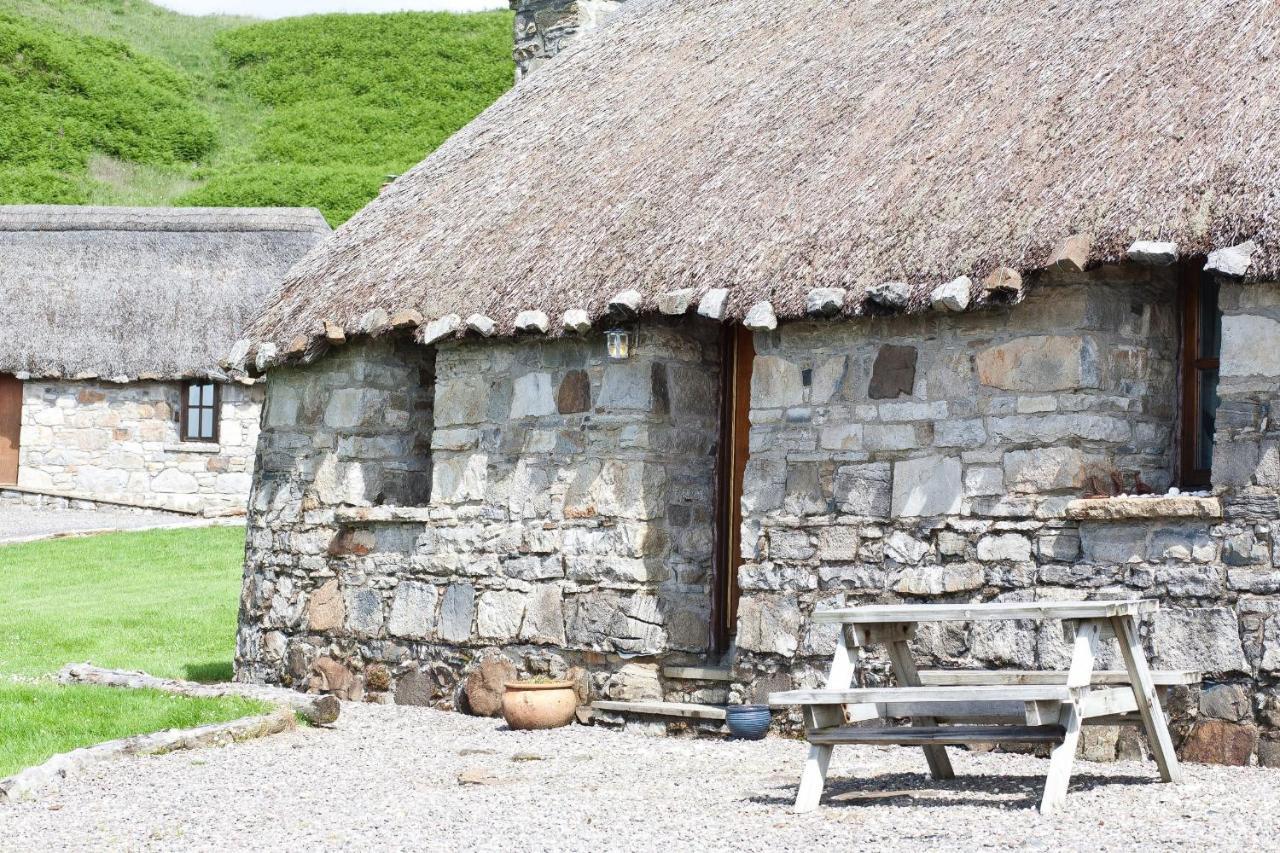 Tigh Phadraig At Marys Thatched Cottages Elgol ภายนอก รูปภาพ